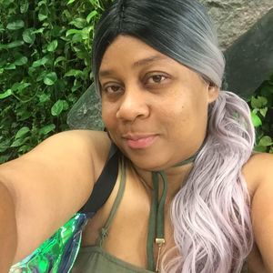 Meet your Posher, Deedee